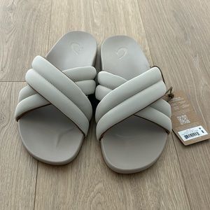 Olukai Sandals size 8